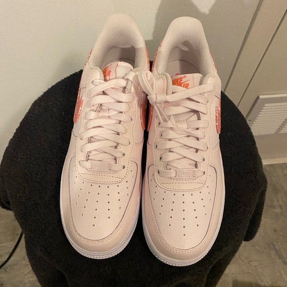 Nike Pink and White Sneakers Air Force 1 - Picture 5 of 6
